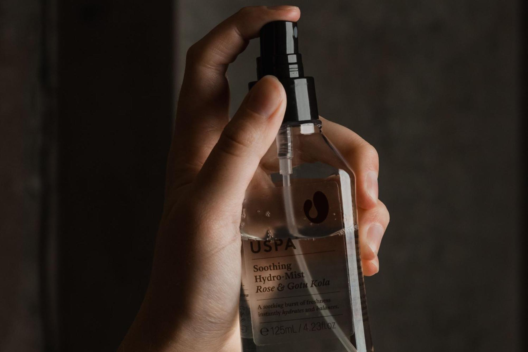 Peppers Silo Hotell Launceston Eksteriør bilde A woman using a facial mist