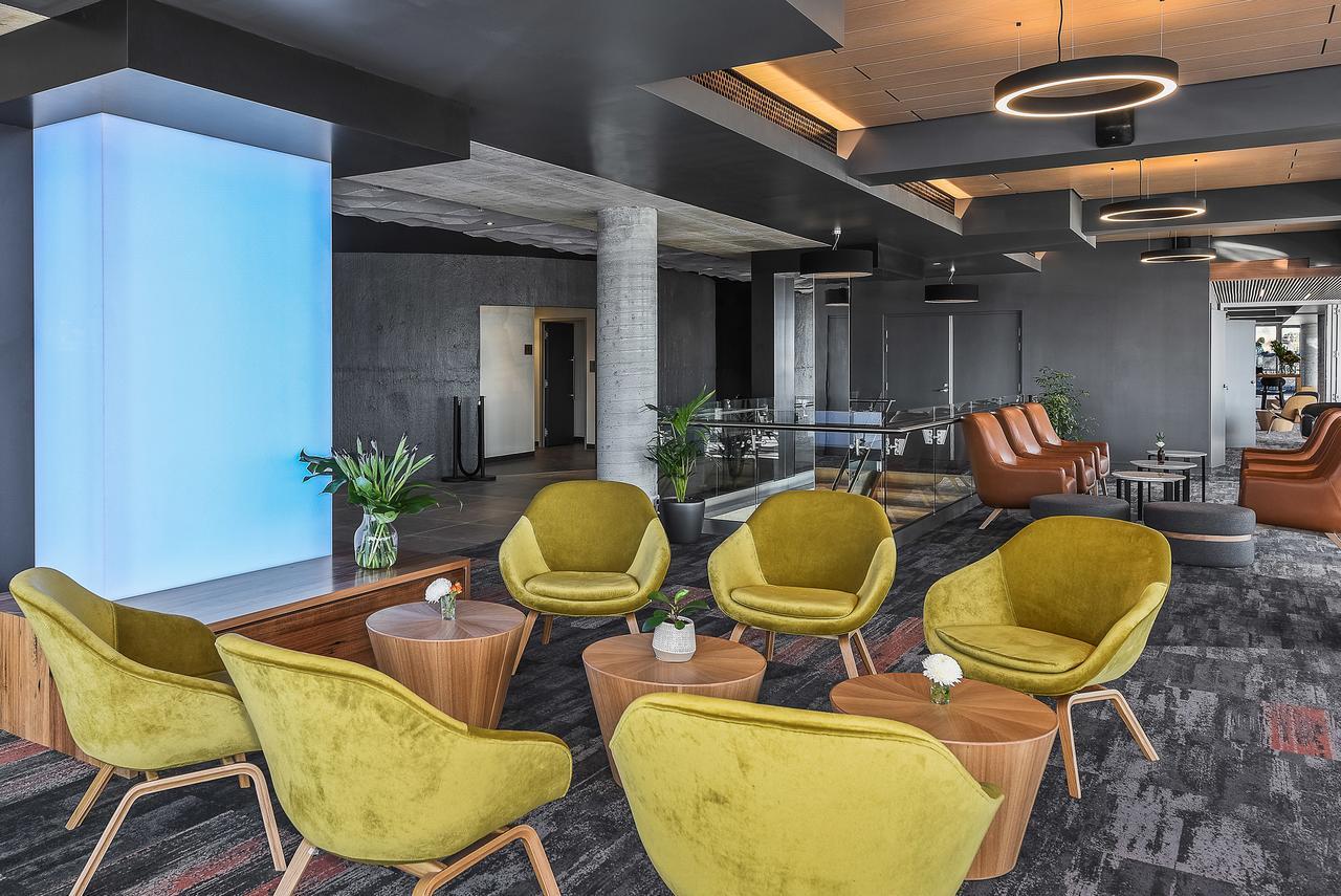 Peppers Silo Hotell Launceston Eksteriør bilde The lounge at the airport