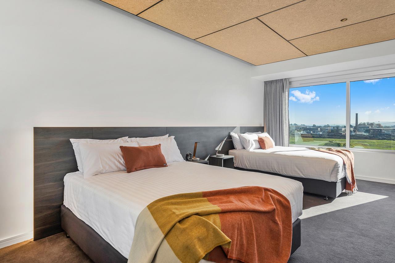 Peppers Silo Hotell Launceston Eksteriør bilde A bedroom at the hotel