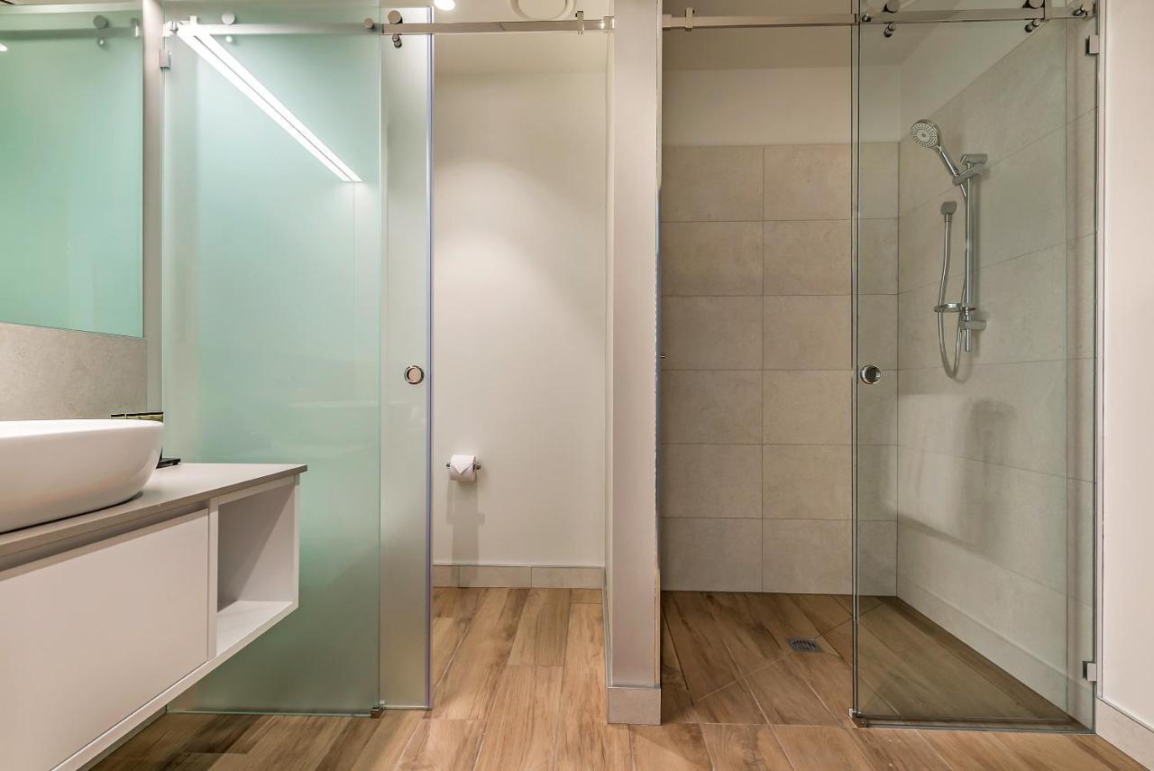 Peppers Silo Hotell Launceston Rom bilde A shower door